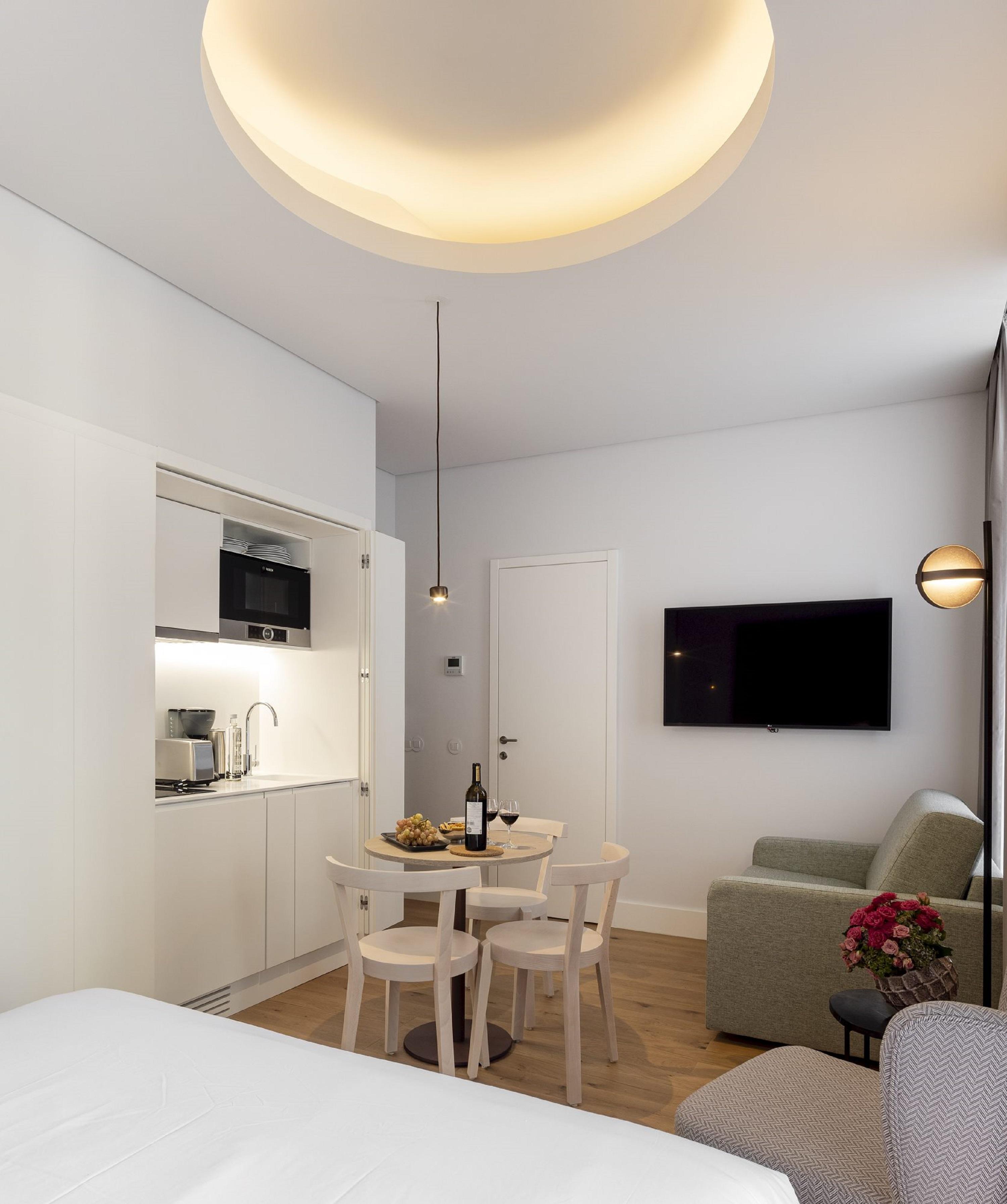 Serviced - Madalena Lisboa